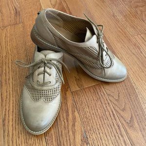 Melrose & Market Flannery Tan Oxford Shoe